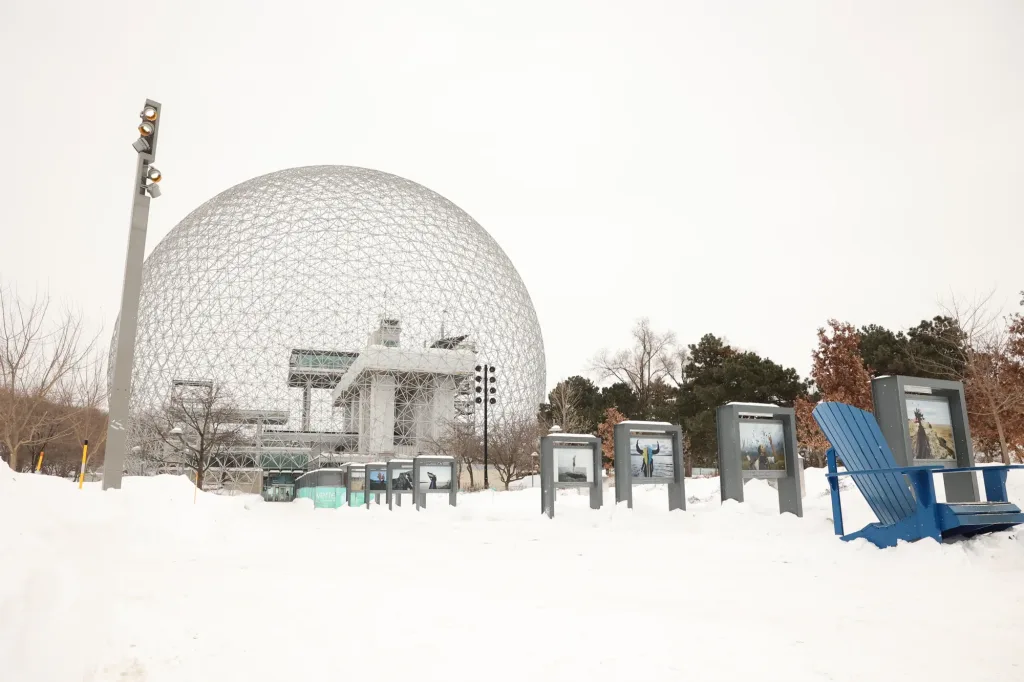 La Biosphère dans le paysage enneigé de l’île Sainte-Hélène.