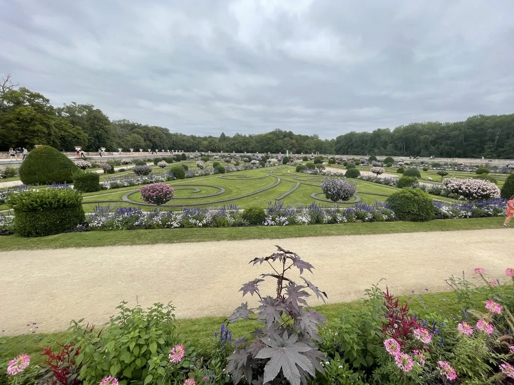 Les extérieurs composent plusieurs vues du château.