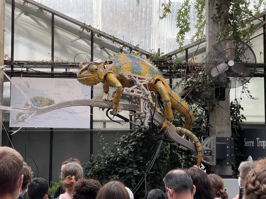 Une forme animale recomposée par la mécanique.