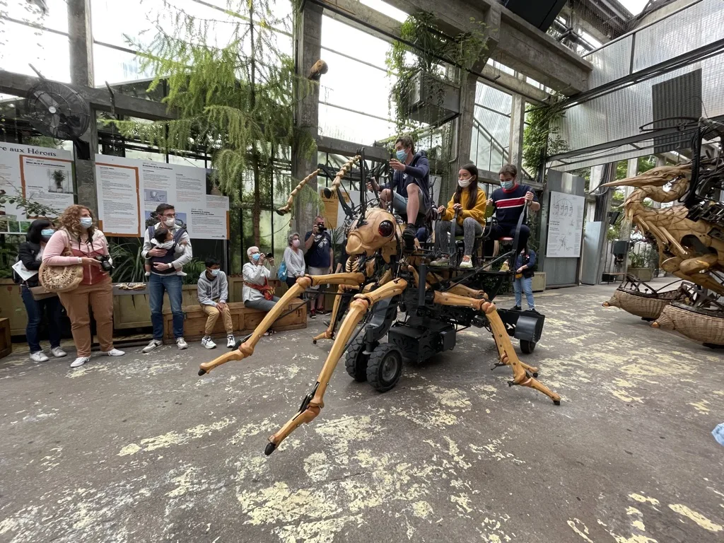Le bois, les pièces et les articulations.