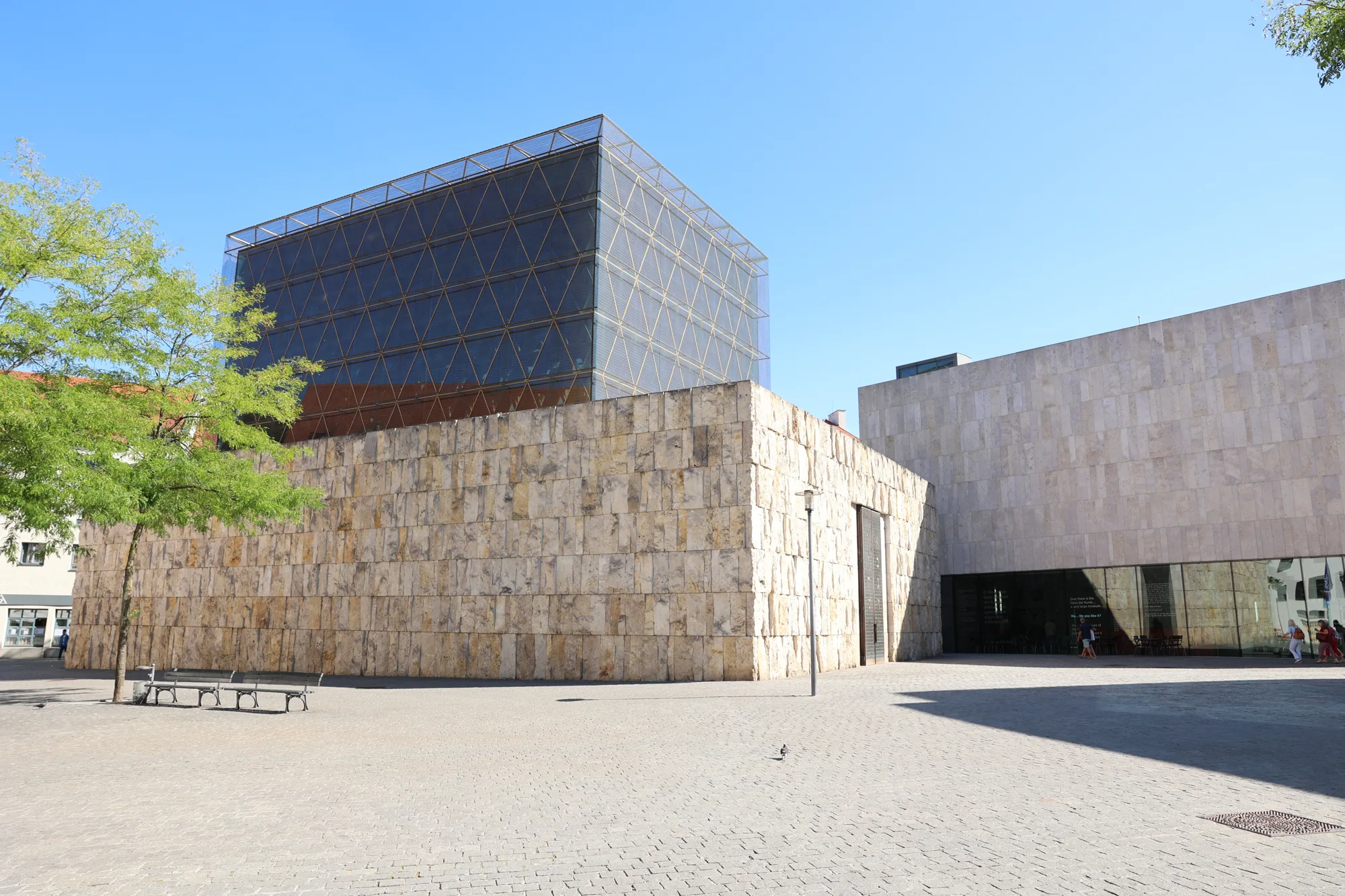 Les volumes de la synagogue Ohel Jakob.