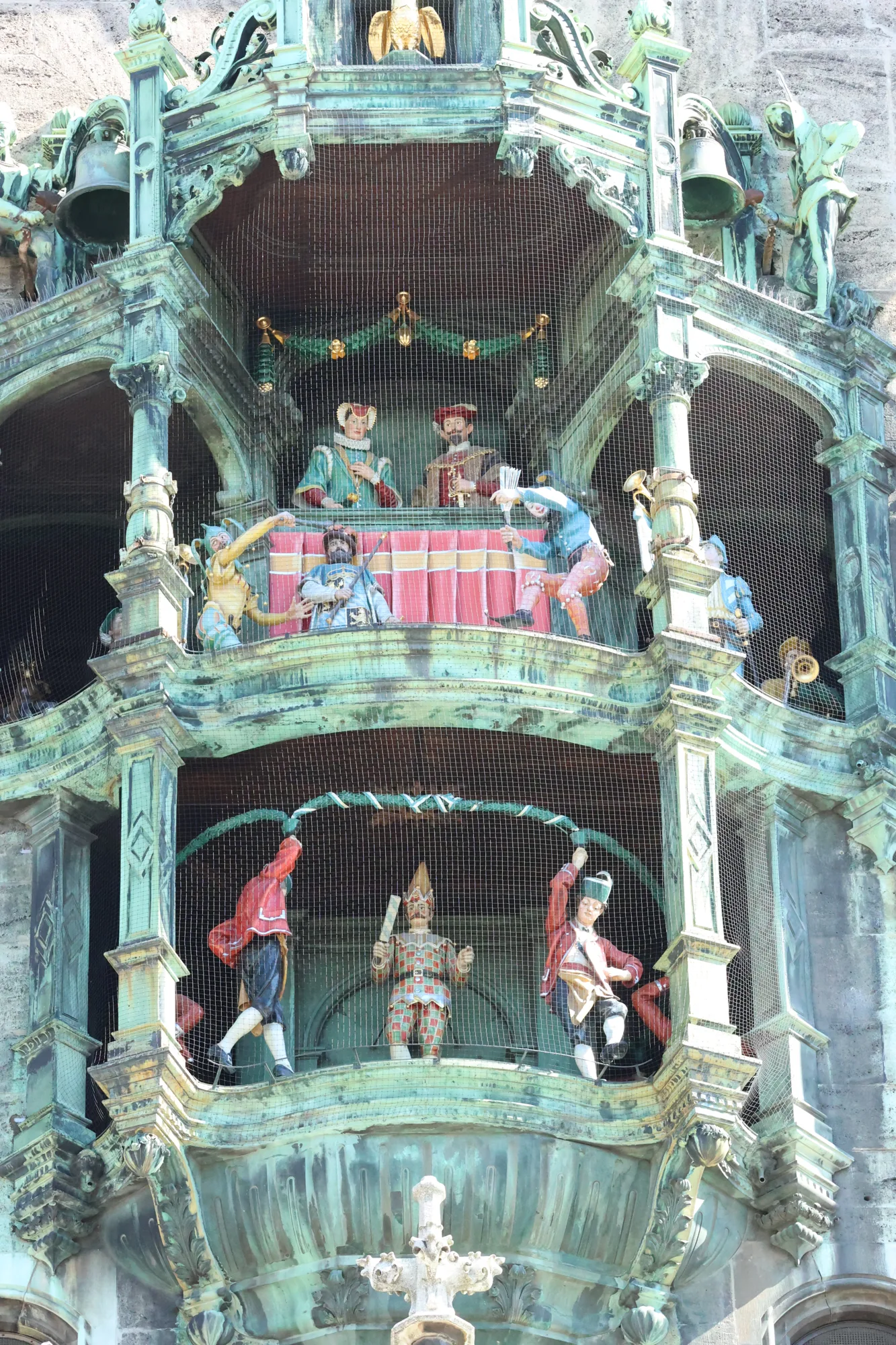 Les détails du carillon de l’hôtel de ville.