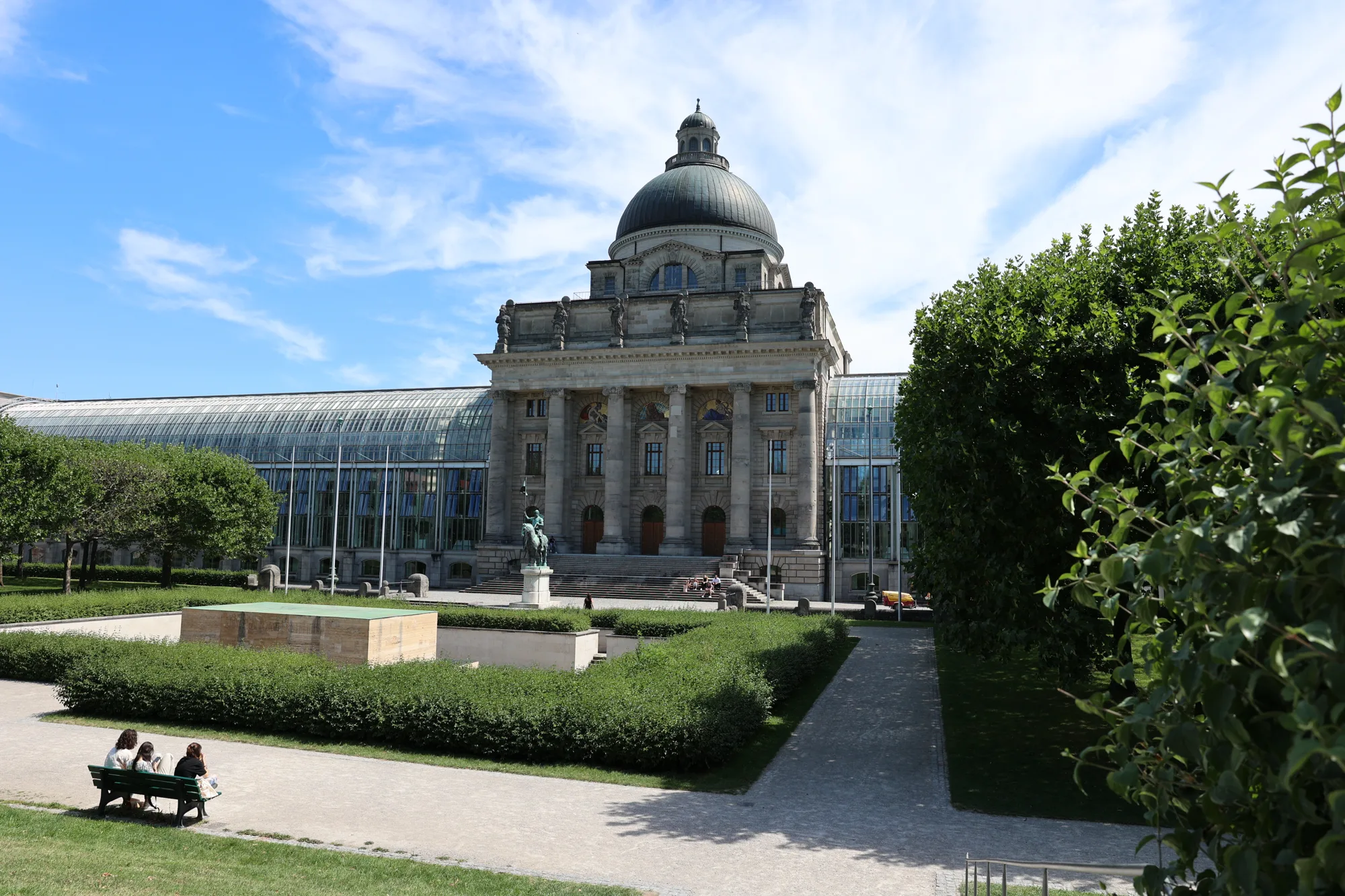Une perspective du Hofgarten.
